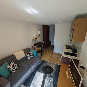https://le-sasha.hotels-rhonealpes.com