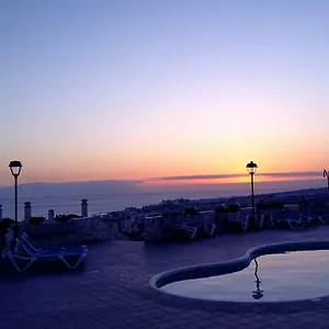 https://casa-vista-y-jardin-en-costa-adeje.in-canary-islands.com